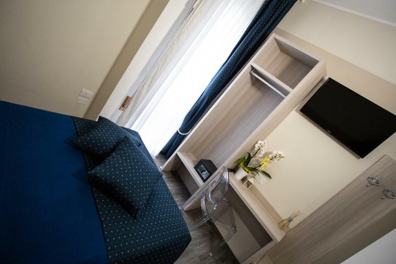 Home Hotel